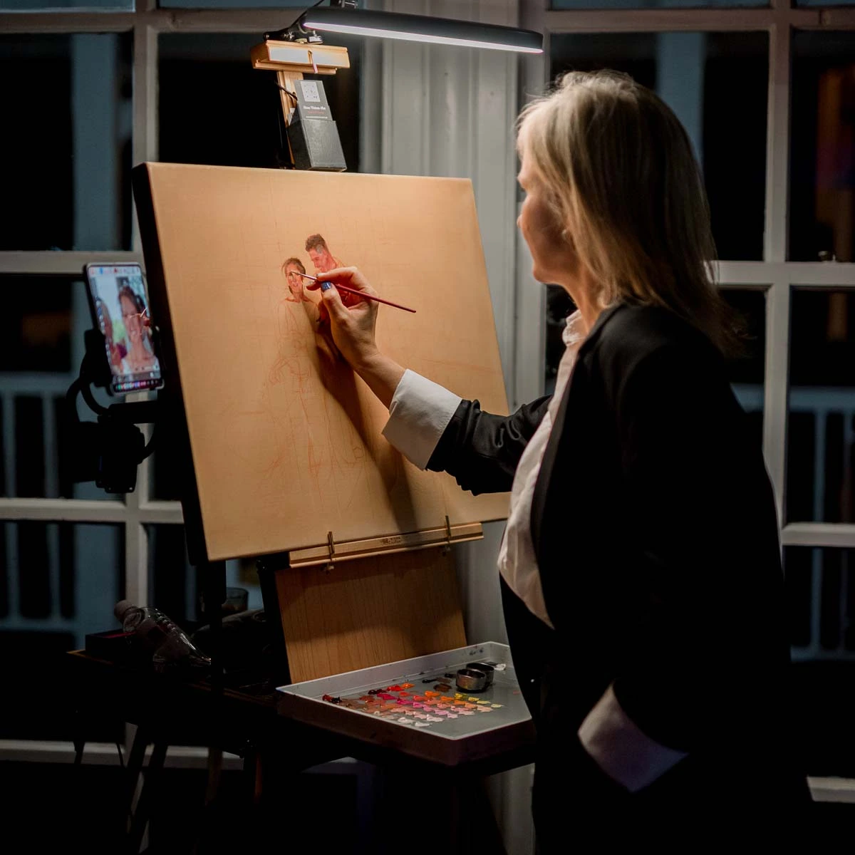 Elena painting live at Hampton Estate